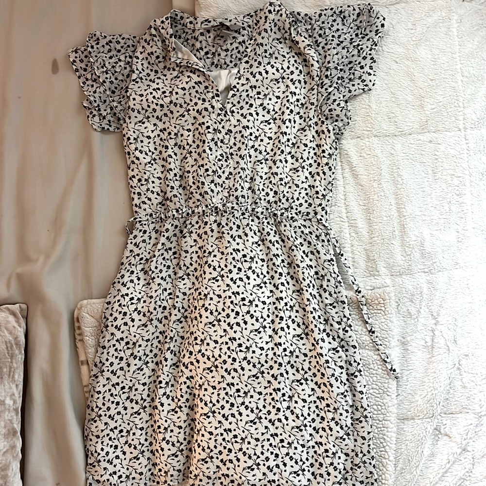 BLACK AND WHITE FLORAL MINI DRESS FROM H&M